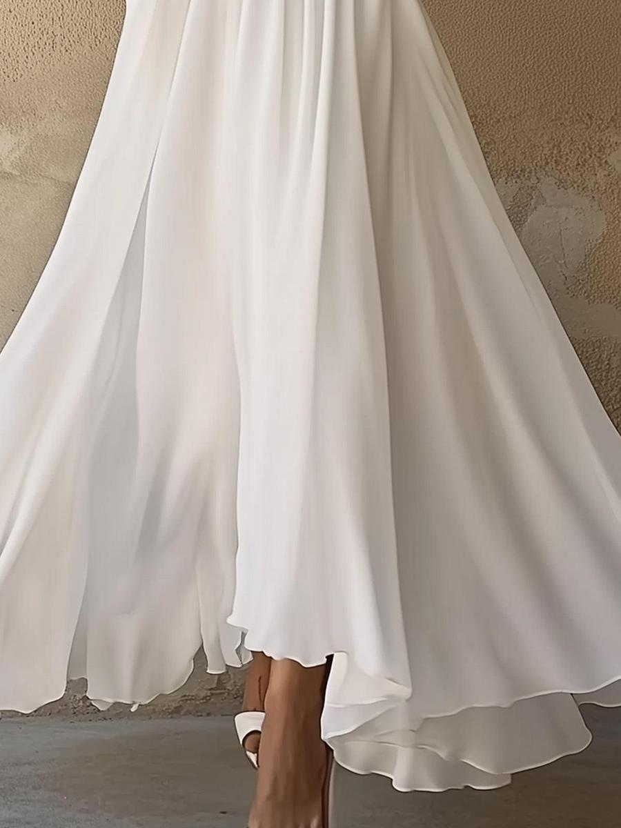 Fließendes weißes Maxikleid