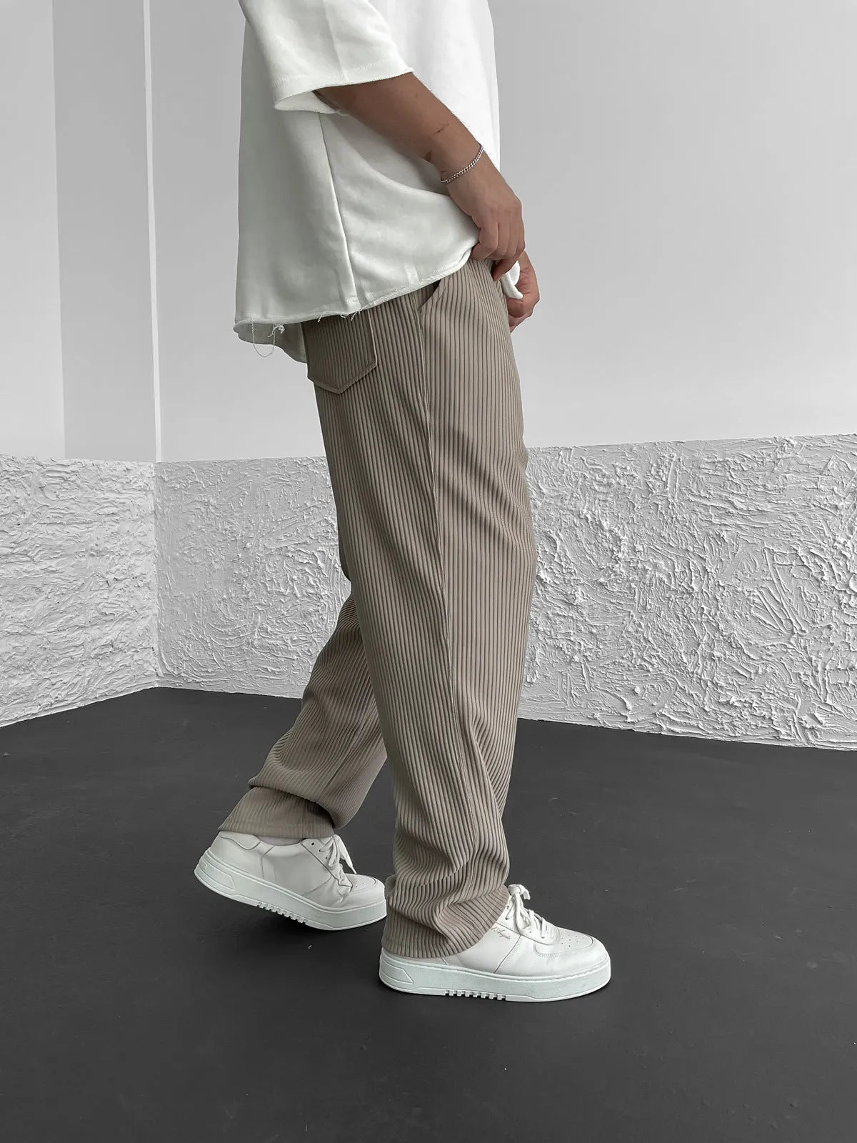 Moderne gerippte Hose