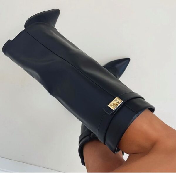 Moderne Reißverschlussstiefel