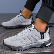 Atmungsaktive sportliche Turnschuhe