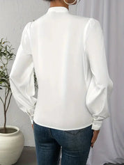 Weiße Damen Bluse mit V-Ausschnitt
