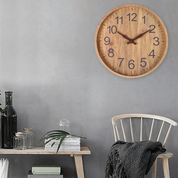 Ästhetische Runde Wanduhr aus Holz