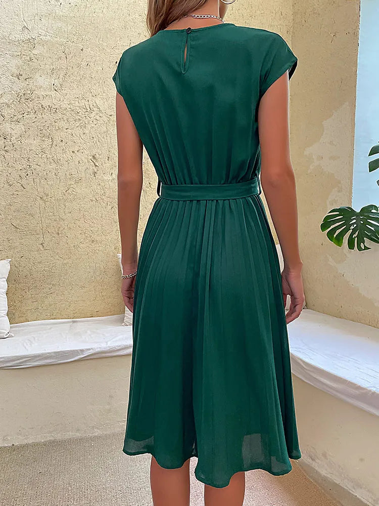 Kurzärmeliges plissiertes lässiges Minikleid
