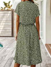Bequemes Bedrucktes Sommerkleid