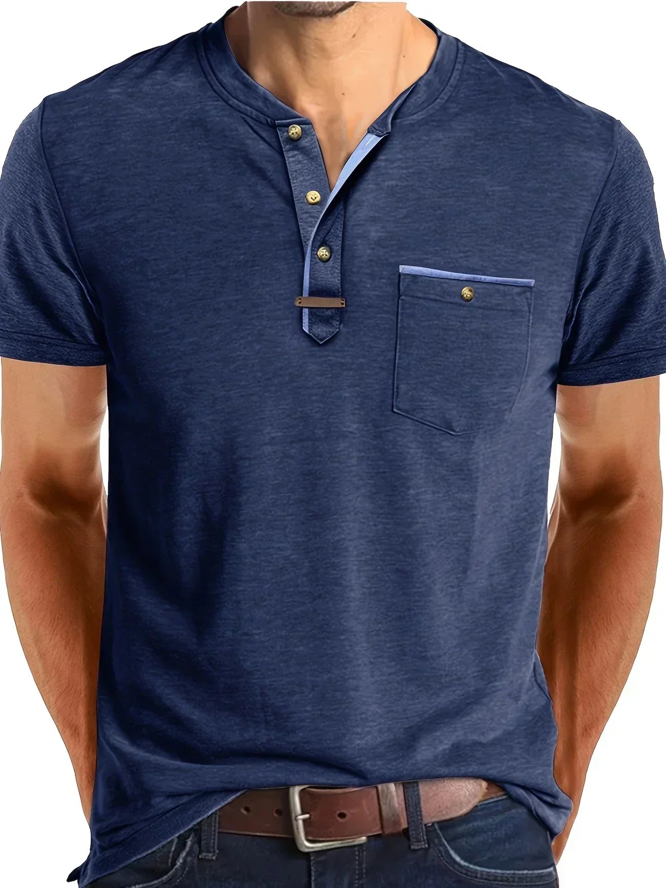 Lässiges T-Shirt mit Brusttasche