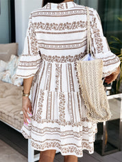 Luftiges Boho-Kleid mit fröhlichem Muster