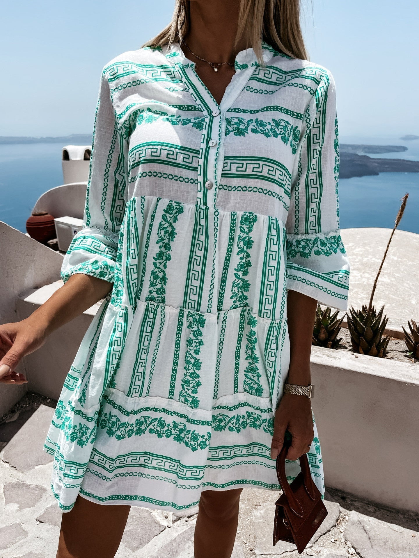 Luftiges Boho-Kleid mit fröhlichem Muster