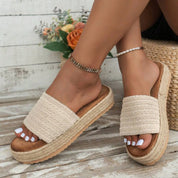Bequeme Beige Plateausandalen