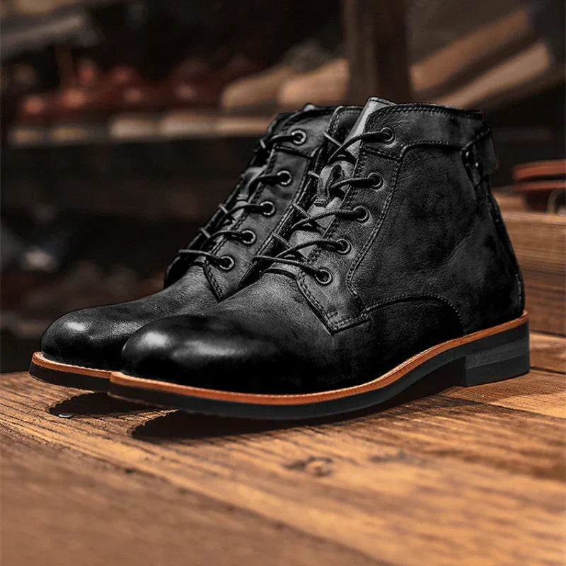 Hochschaftige Herrenstiefel
