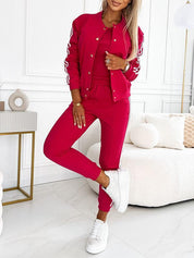 Dreiteiliges Set aus Top, Baseballjacke und hose