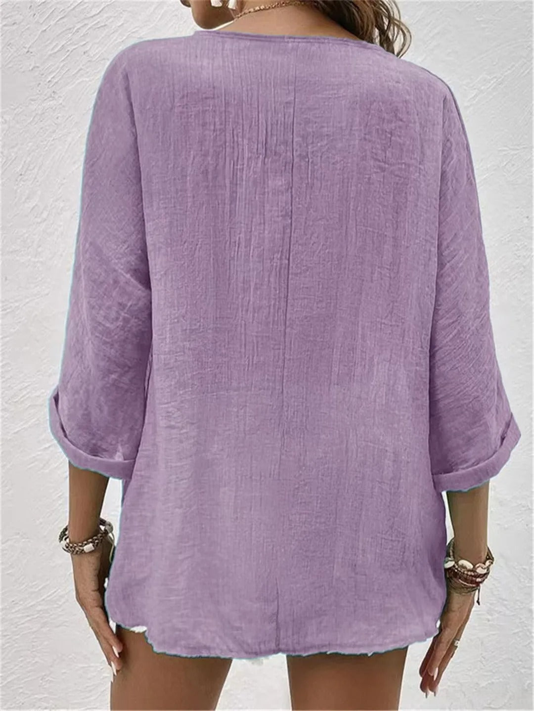 Atmungsaktive Bluse mit V-Ausschnitt