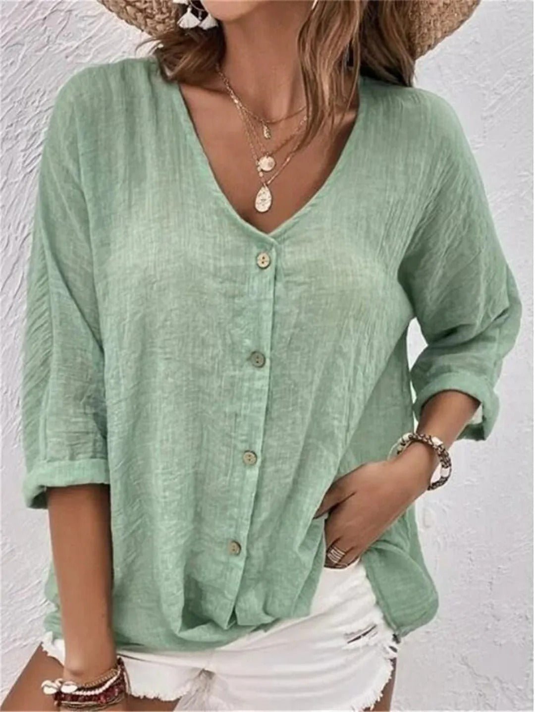 Atmungsaktive Bluse mit V-Ausschnitt