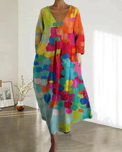 Bunt bedrucktes Kleid mit V-Ausschnitt
