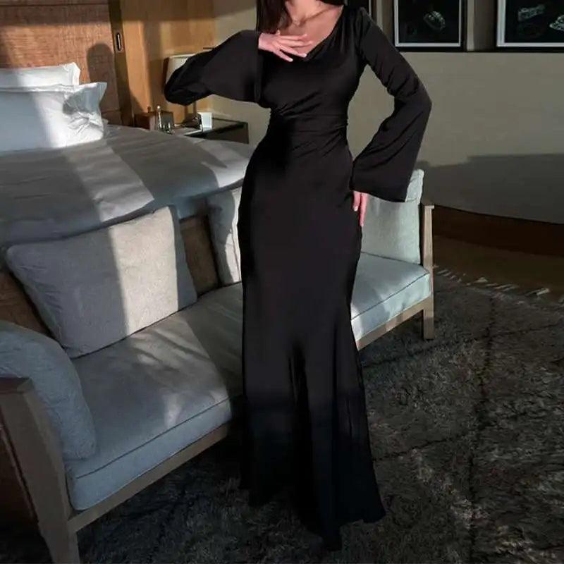 Luxuriöses Satin Maxikleid