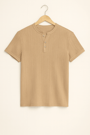 Geripptes Henley Kurzarmhemd